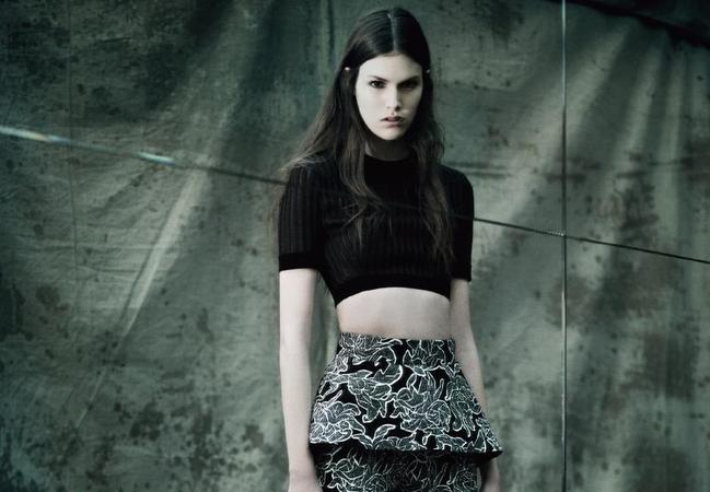 05. Modern Weekly (China) - Balenciaga - Vanessa Moody